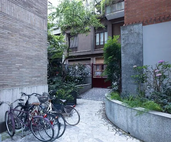 Flat 5 Min From Duomo With Park For Small Cars Milaan