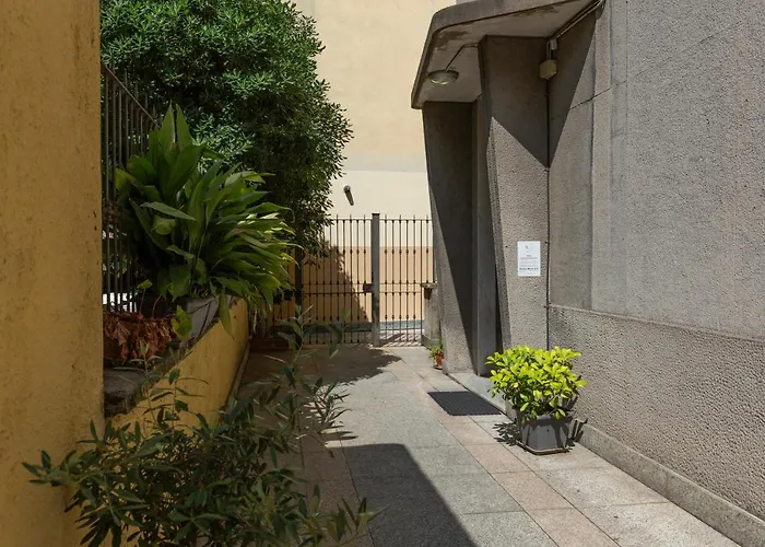 Canonica 32 - Arco Della Pace *