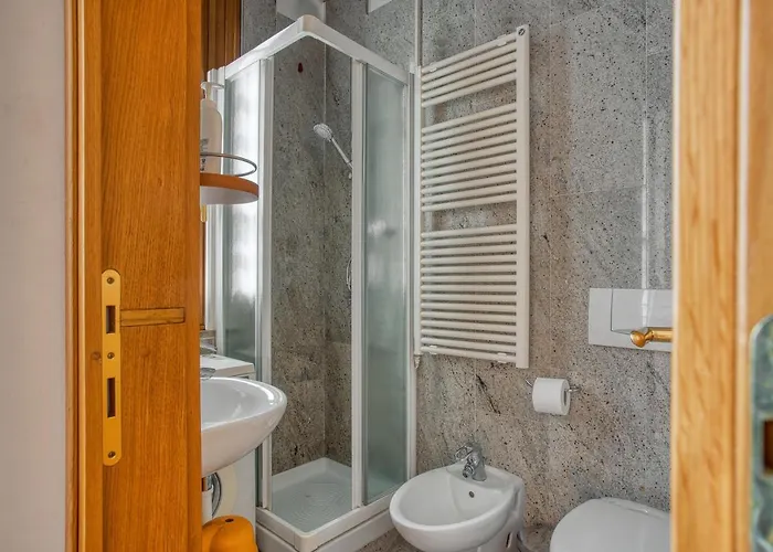 Joivy Captivating Flat With Balcony 아파트