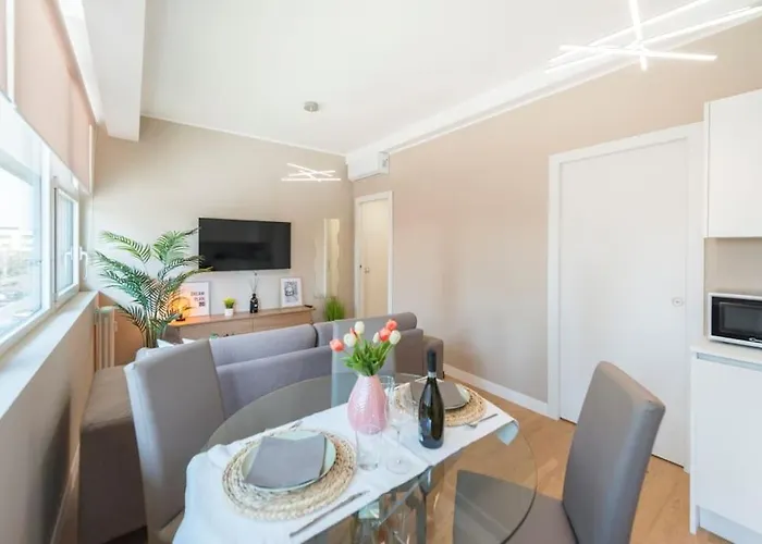 Cozy Private Flat - Mm Marche 7 Min Apartment *
