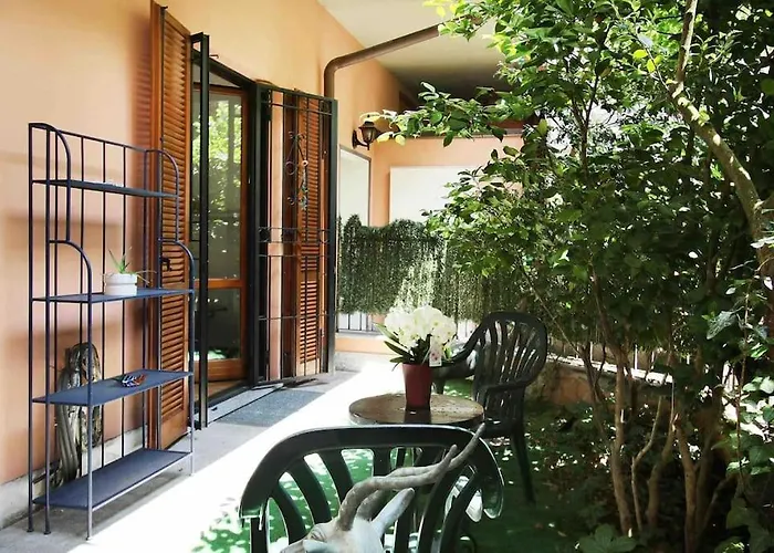 Con Giardino Vicino A San Siro Apartament