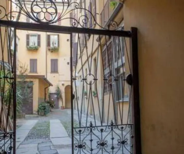Guesthost - Cosy Milano- Corso ميلان