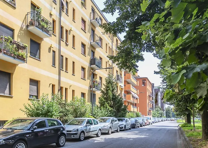 I Host - Broni 21 * Μιλάνο