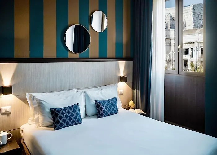 Hotel Av 2*