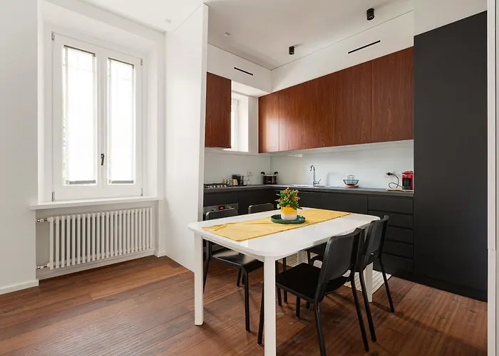 Guesthost - Modern & Comfortable Flat - Near Station Apartmán *