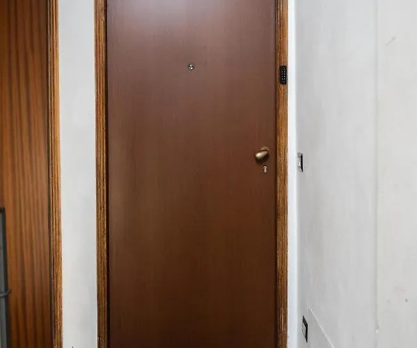 Smart Near Metro Apartamento