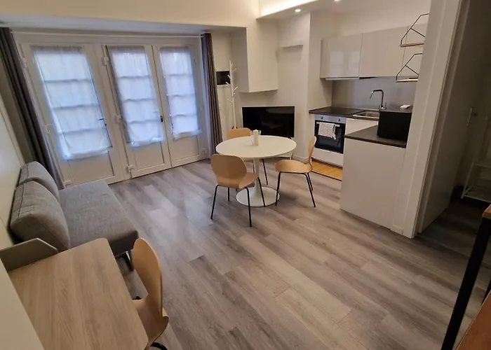 Cozy Affori M3 Apartman *