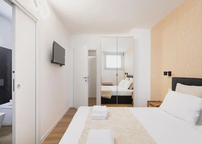 Easylife - - Circo 13 - Centro Storico Apartment *