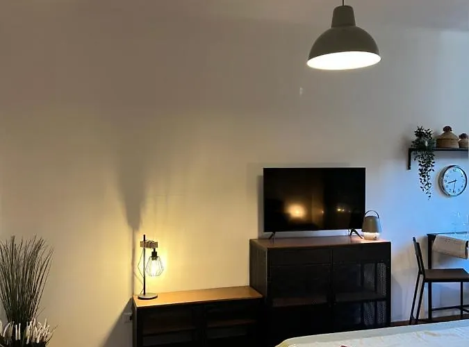 Stylish 3 Km Away From Duomo - Netflix, Wi-fi, All Comforts Included Apartament Mediolan