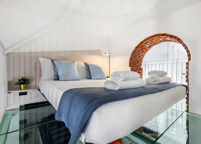 Апартаменты Farini Loft - Free Wifi And Netflix