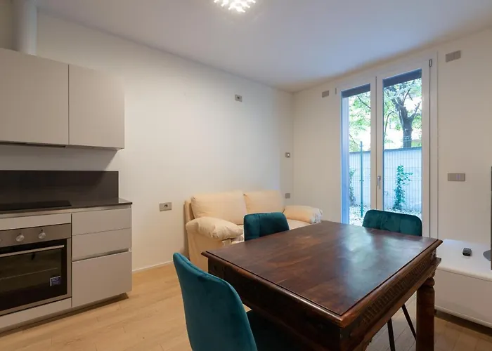 Easytopstay - Cozy Flat With Parking Lägenhet *