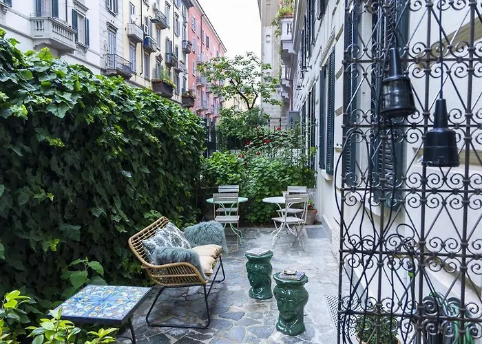 Luxury Bohemian With Private Garden In * Milán