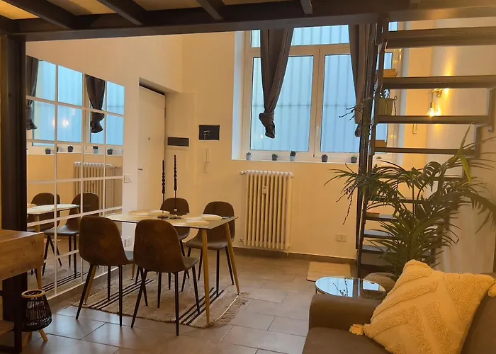 Regina In Porta Romana 3 - Sky Tv, Wifi & Breakfast Box *