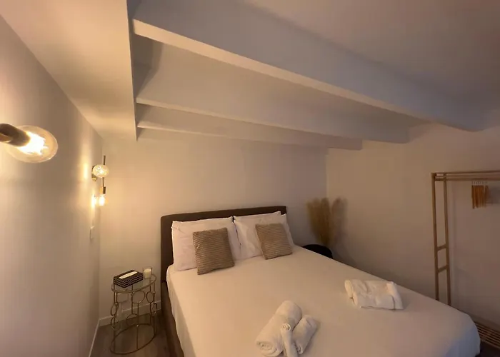 Regina In Porta Romana 3 - Sky Tv, Wifi & Breakfast Box *