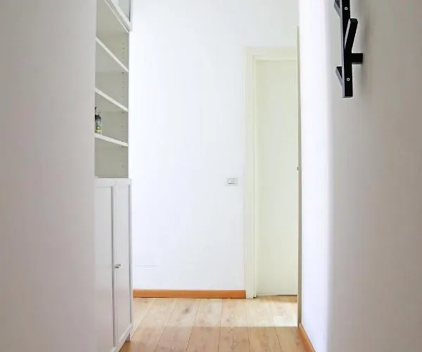 아파트 Isola District Bright House *