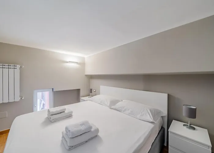 Guesthost - Amazing Loft - 350 M Far From Dateo Station شقة *