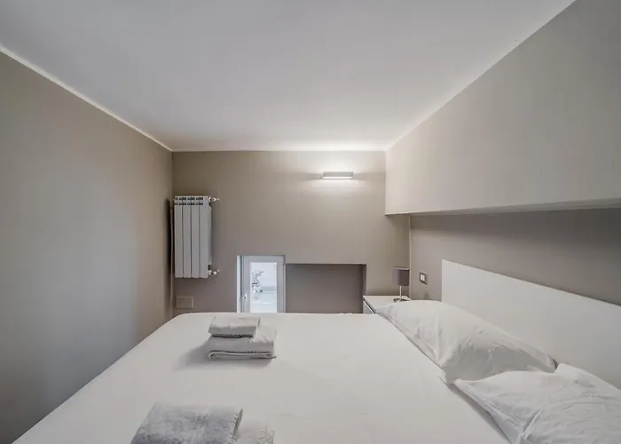 Guesthost - Amazing Loft - 350 M Far From Dateo Station شقة