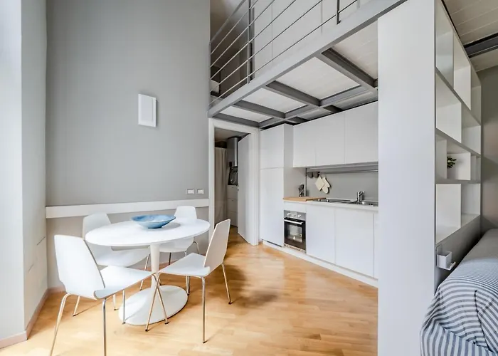 Guesthost - Amazing Loft - 350 M Far From Dateo Station شقة *