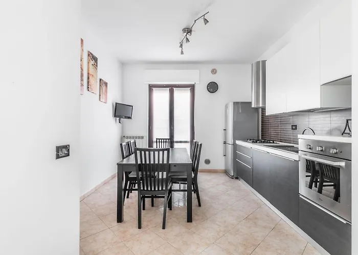 - Bocconi E Navigli - Spacious 3br 95 M - Free Parking 아파트 *