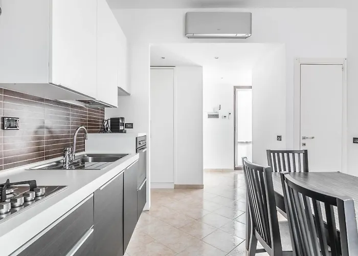 - Bocconi E Navigli - Spacious 3br 95 M - Free Parking * 밀라노