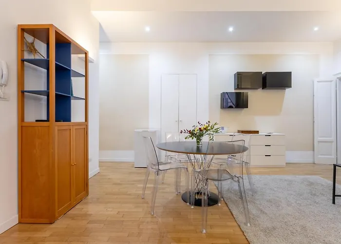 Co99 - Modern Two Bedrooms In Castello Cova Appartamento
