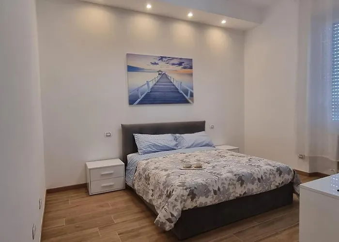 Bilocale Con Park Privato 아파트