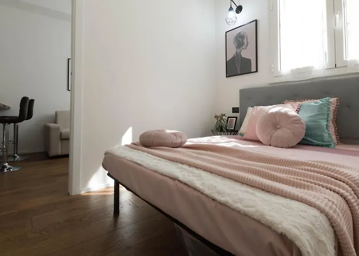 Apartment Hostmate - Milano - Disciplini'S Touch - Duomo *