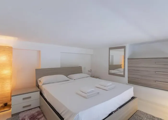 아파트 Youhosty - Desenzano 7 *