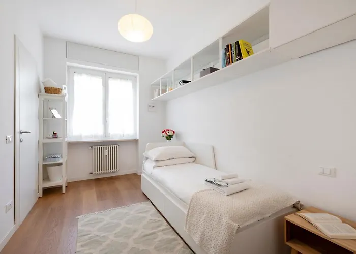 Ferrucci, 10 - Elegante Oasi Urbana A Milano