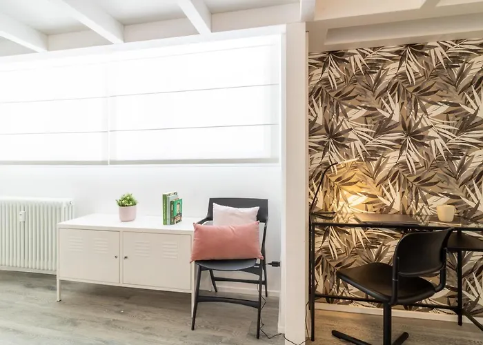 Navigli - Chic And Sophisticated In Apartament