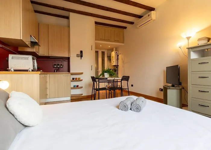 Pit Stop - Navigli Apartman *