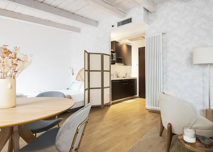 Easylife - - Garofalo 5 - Citta Studi *