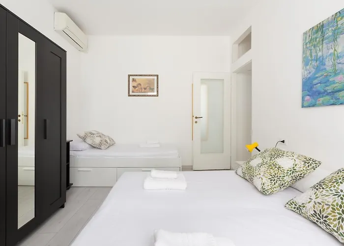 Apartment With Balcony -bisceglie Red Line Subway