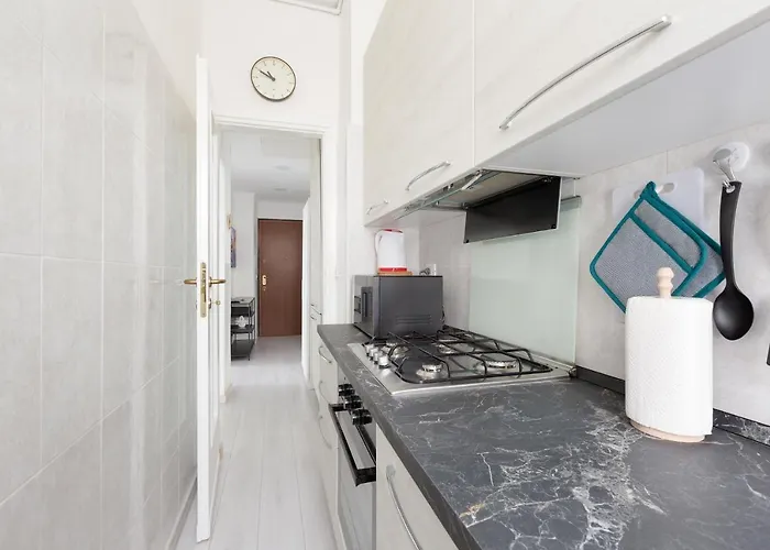 Apartment With Balcony -bisceglie Red Line Subway