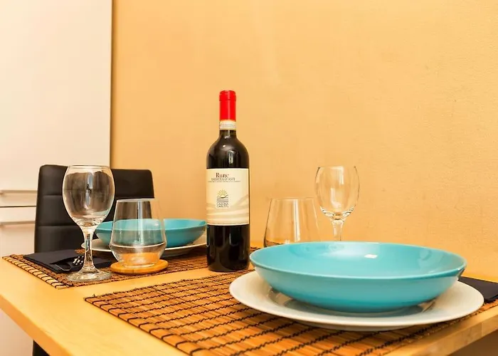 아파트 Sunny & Updated Flat With Panoramic View 50m From M4 Stop 밀라노