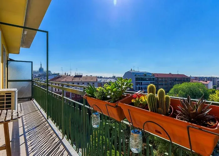 Sunny & Updated Flat With Panoramic View 50m From M4 Stop * 밀라노