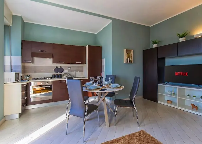Charmy & Cozy Panoramic Flat 50m From M4 Stop Appartamento *