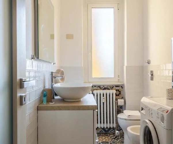 Cozy Near To Fashion District Апартаменты *