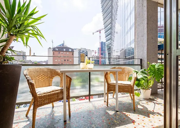 Palazzo Lombardia - Station - Bighome * Милан