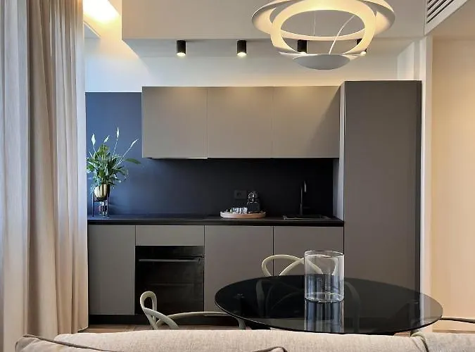 Yls Luxury Lägenhet Milano