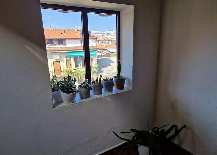 Into The World Apartment *