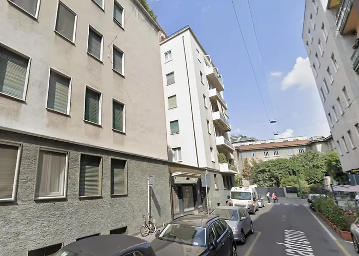 Stayeasy Quadronno33 - 3 Bedrooms, 2 Baths - Duomo Walking Distance Appartement Milan