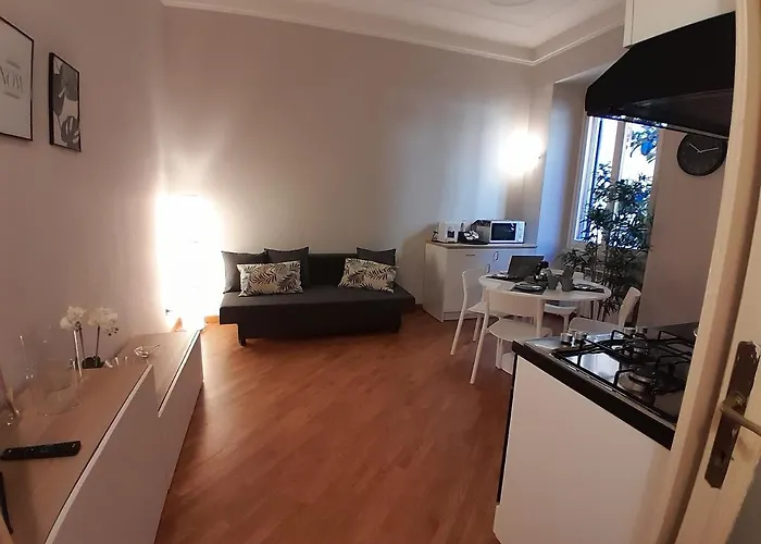 Martina, Silenzioso A 100 Metri Dalla Metropolitana Appartamento *