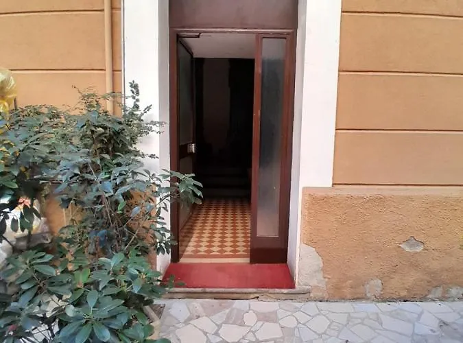 Martina, Silenzioso A 100 Metri Dalla Metropolitana Appartamento *