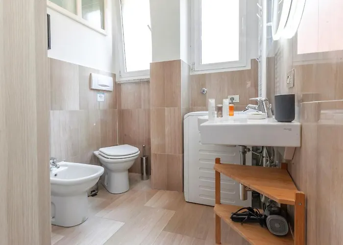 Hotell Double In The Center - 20 Min Walk From Duomo *