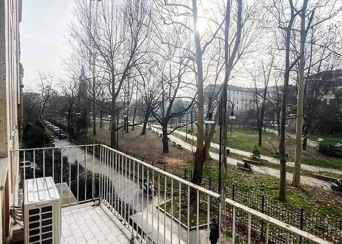 Molino Cozy With Park View In Downtown Milano