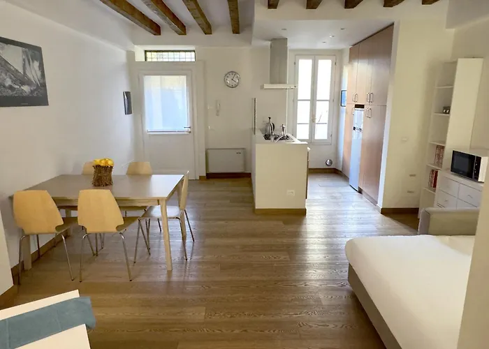 Joivy Cosy Ticinese Retreat 1-bed Flat Near The Duomo * Mailand