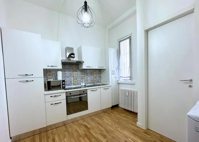 House- 1 Min Metro - 15 Min Duomo Apartmán