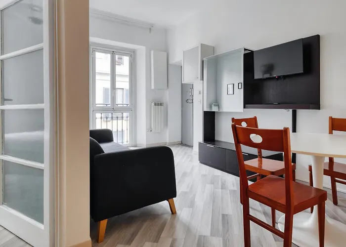 Joivy Stylish 2-bed Flat, Easy Access To Centre מילאנו