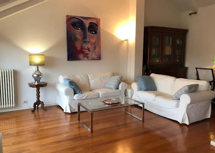 Penthouse In The Sky With 30 Sqm Terrace Station 아파트